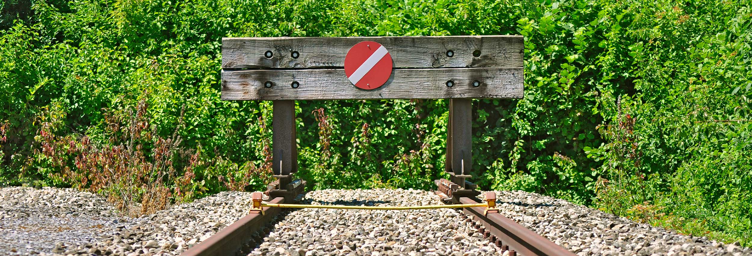 Prellbock im Grünen / Kurt Michel